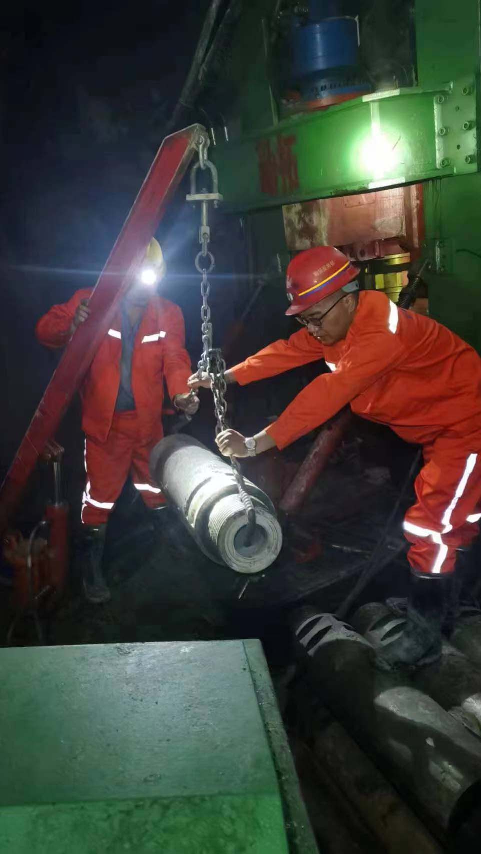 反井鉆機(jī)施工